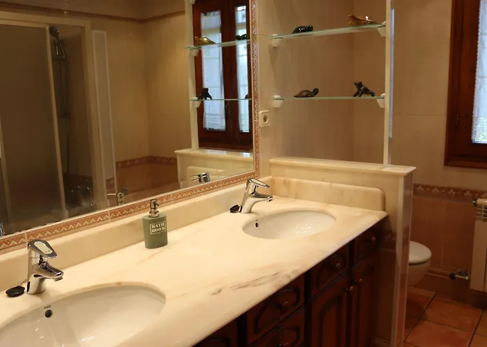 Lanau Casa Barbacoa Bike's Jardin Naturaleza Semesterbostad